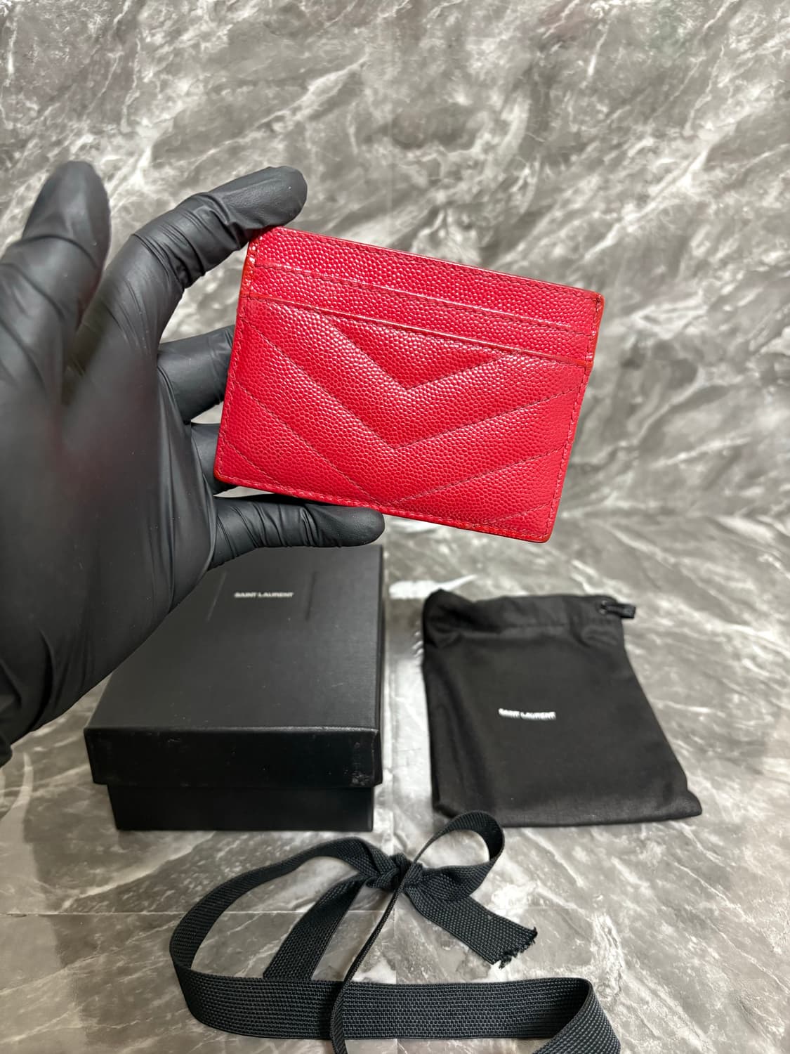 입생로랑 그랑 드 뿌드르 마틀라세 카드지갑 상품이미지2