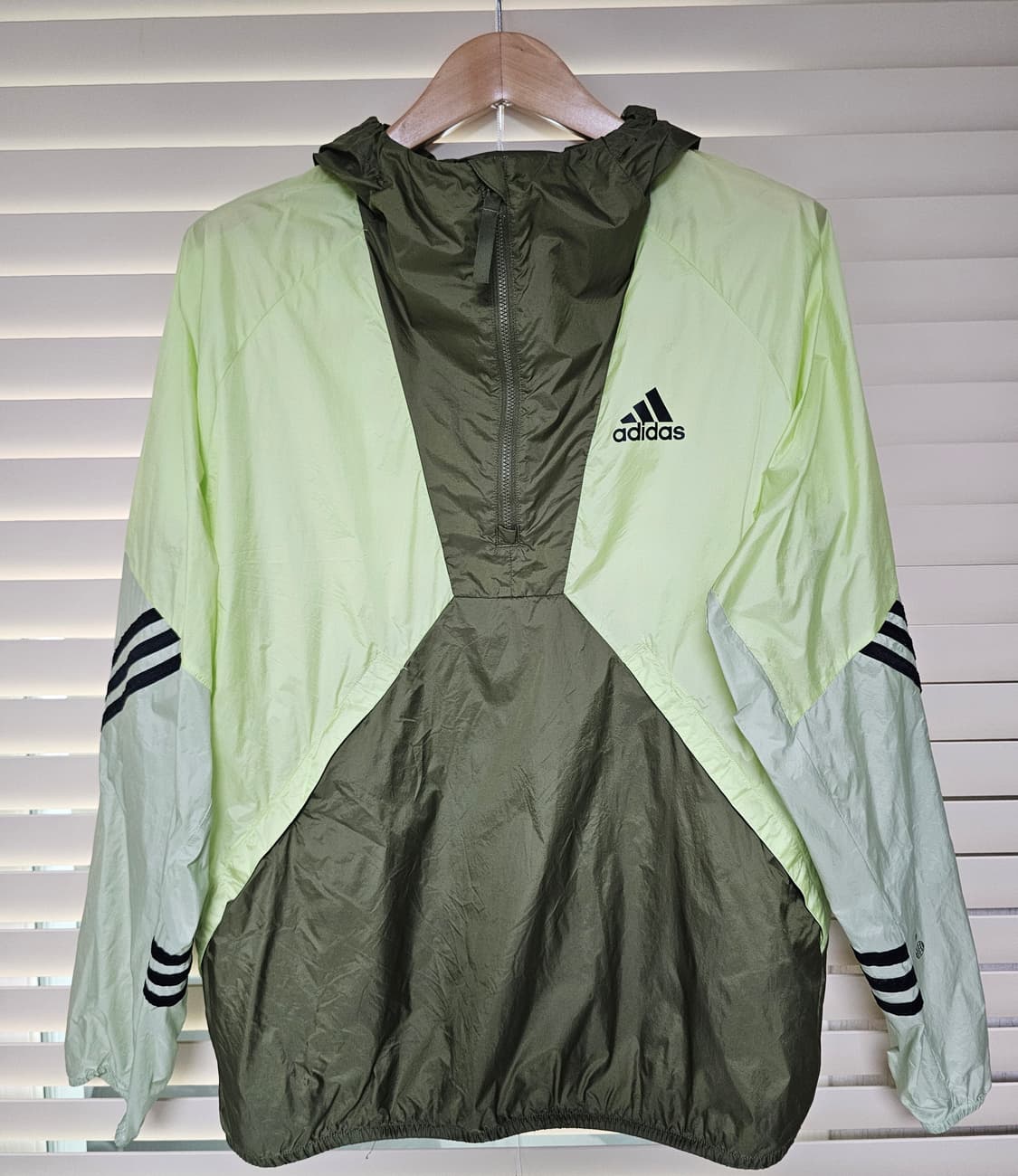 아디다스 BTS 윈드 레디 아노락 자켓 L 상품이미지1