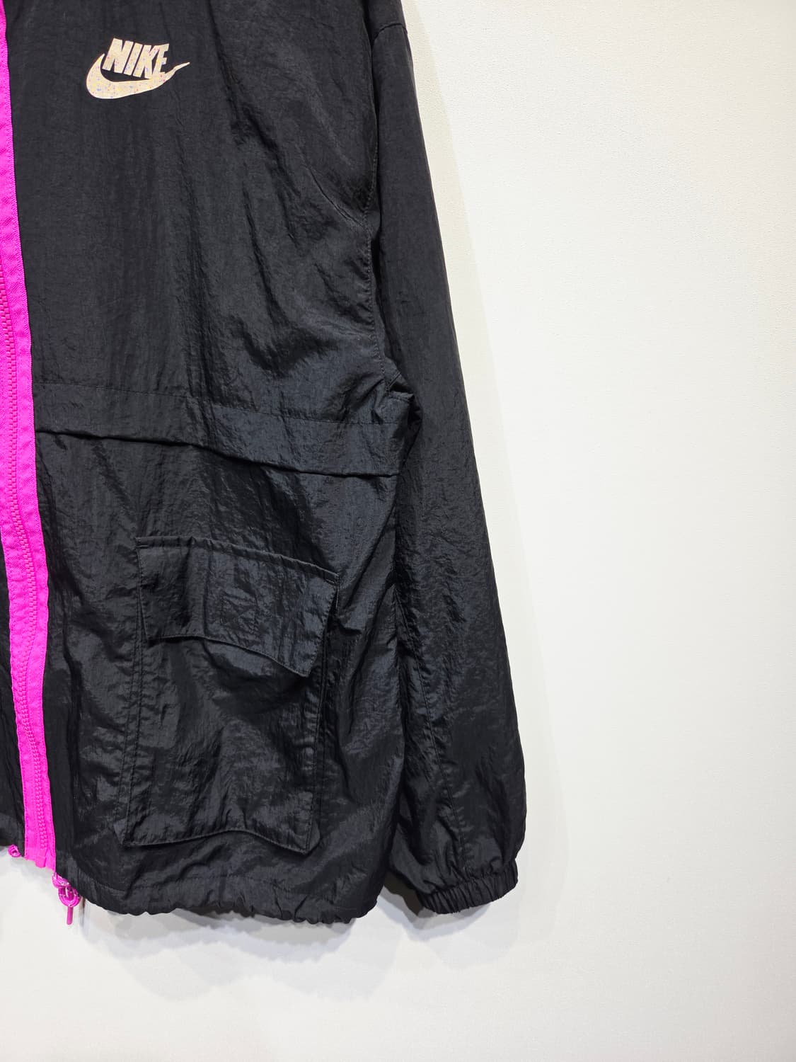 나이키 우먼스 우븐 후드 바람막이 블랙/핑크 상품이미지5