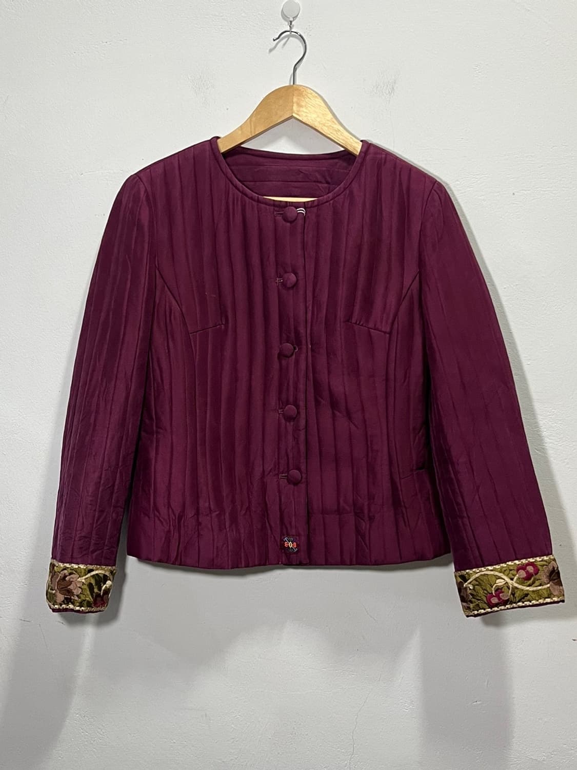 버튼 경량패딩 와인  상품이미지4