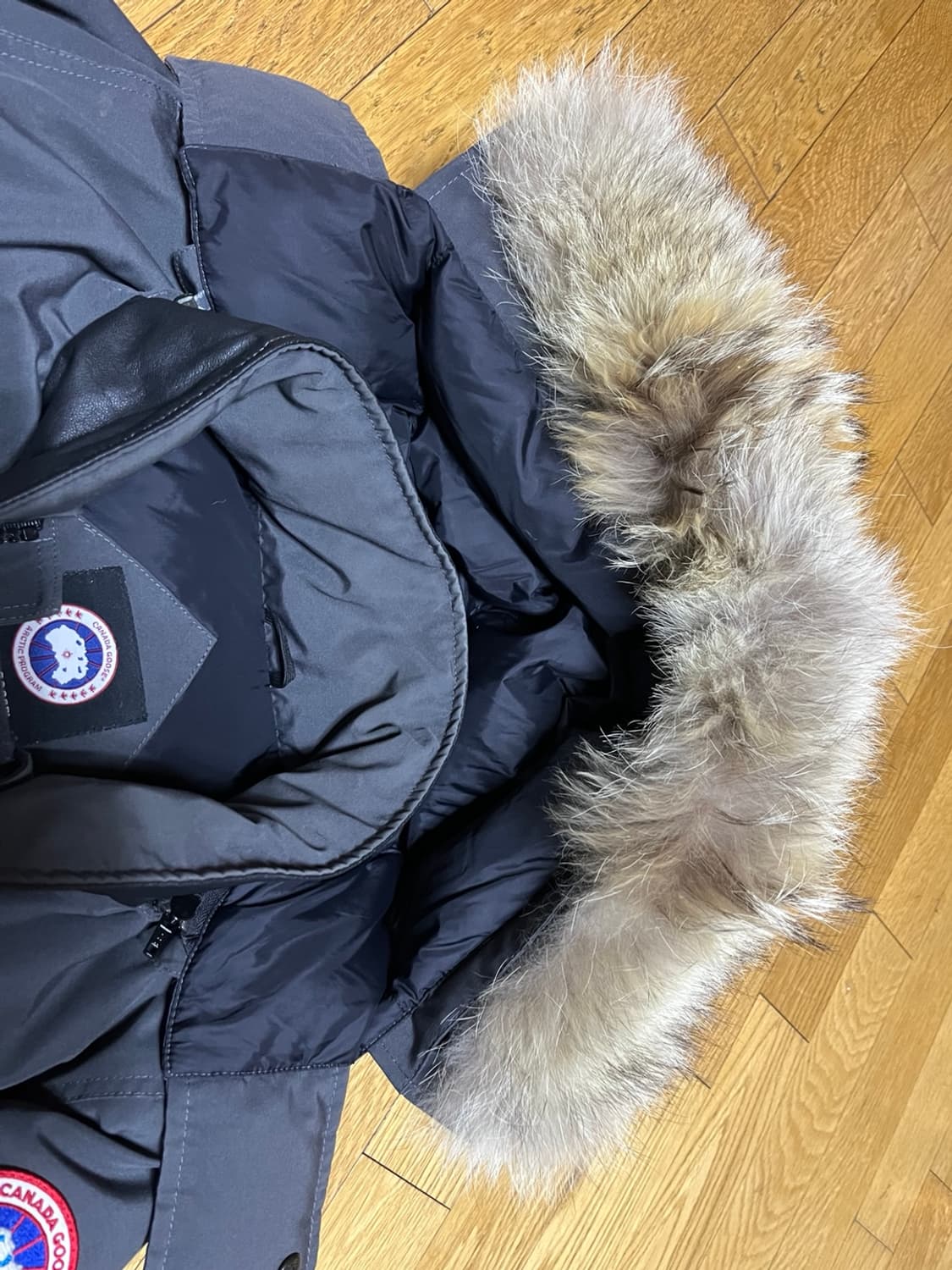 캐나다구스 밴프 파카 패딩 라쿤터 후드 버튼 다운 상품이미지3