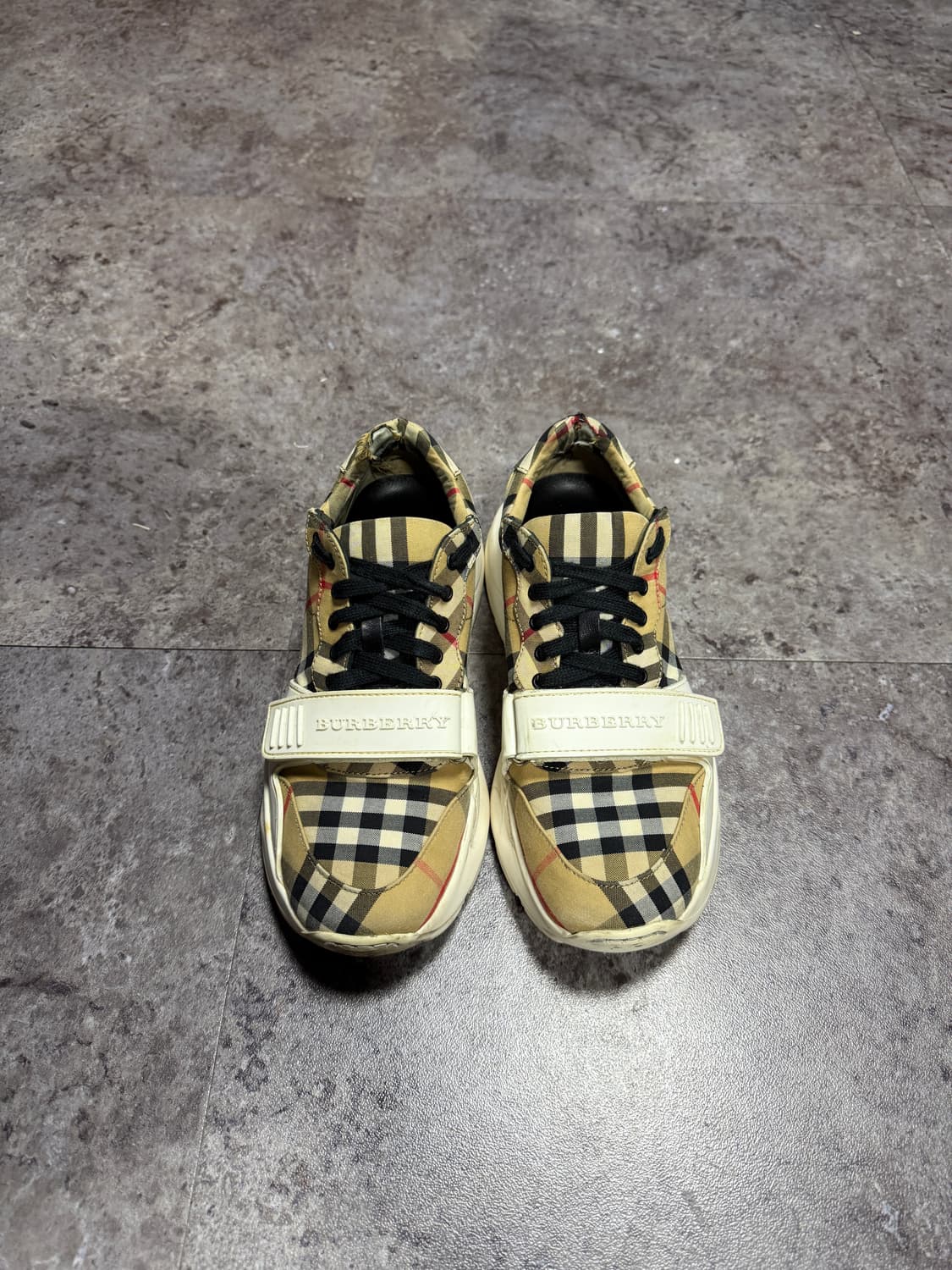 버버리 스니커즈 37 상품이미지2
