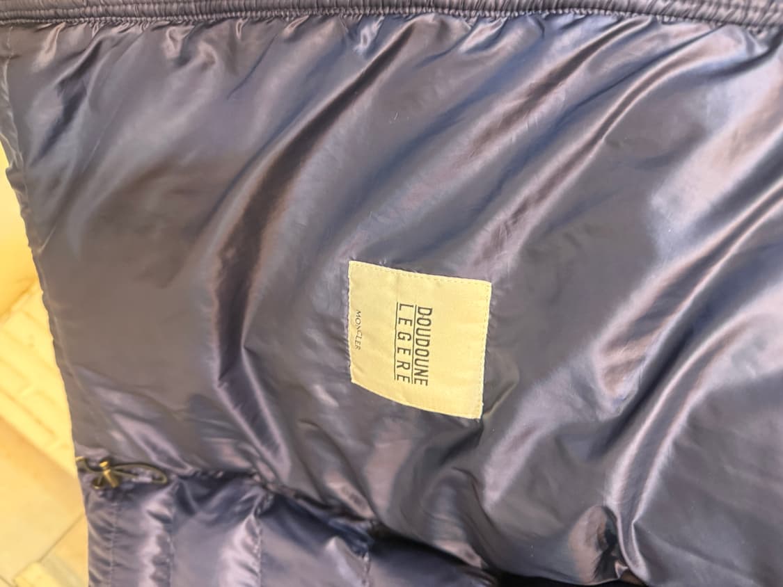 4/105 정품 몽클레어 에드워드 패딩 팝니다 상품이미지3