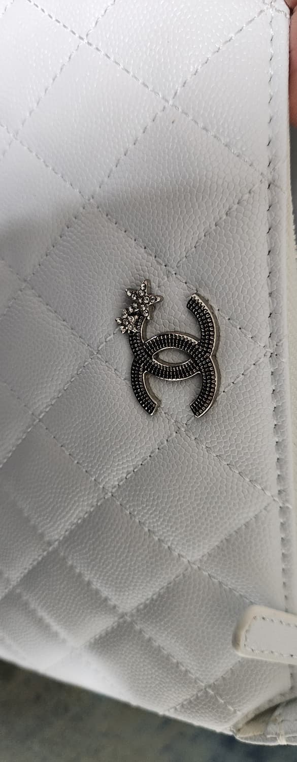 샤넬 AP4704 25B. 체인 클러치 미니 캐비어 화이트 상품이미지6