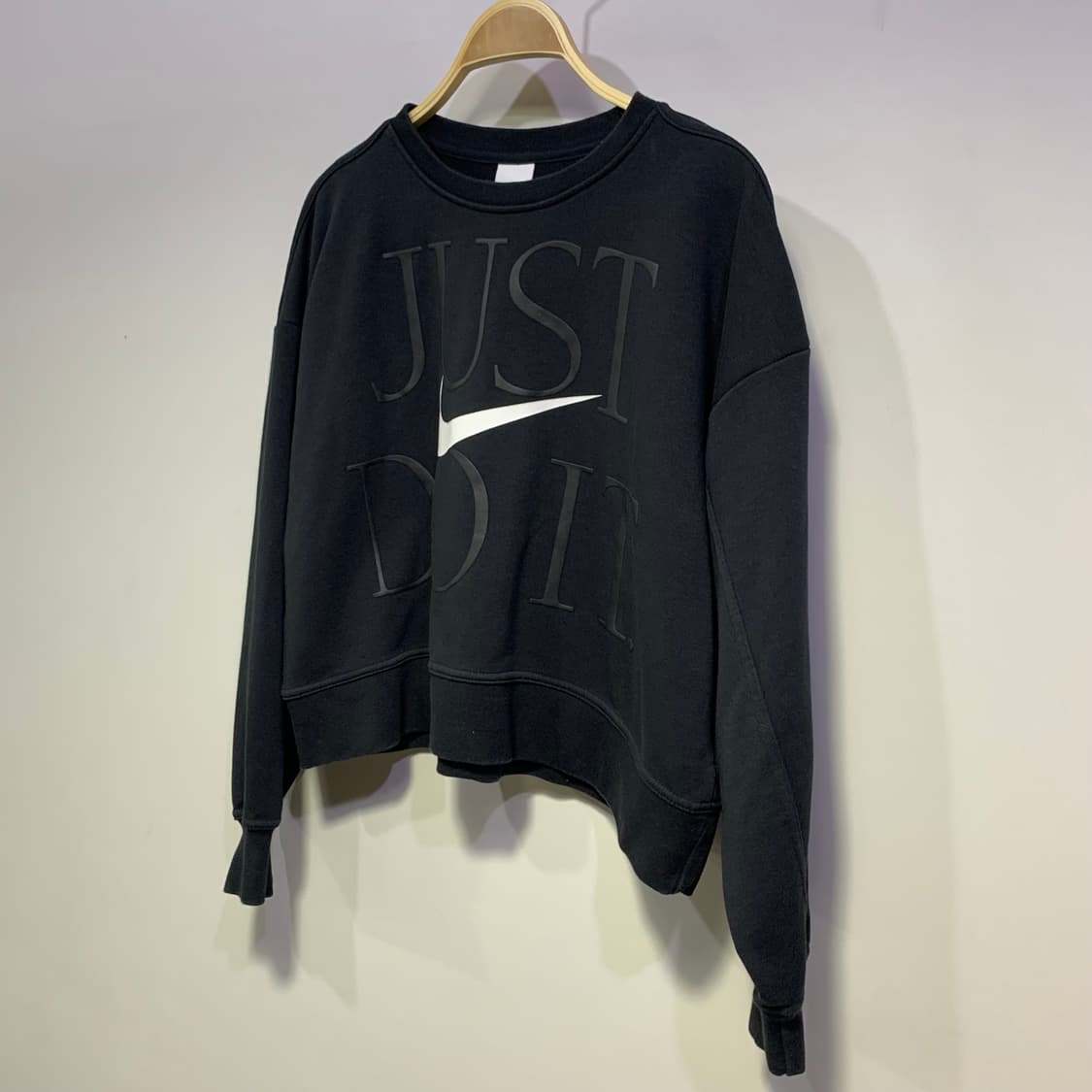 나이키 여성 크롭 맨투맨 판매합니다 상품이미지1