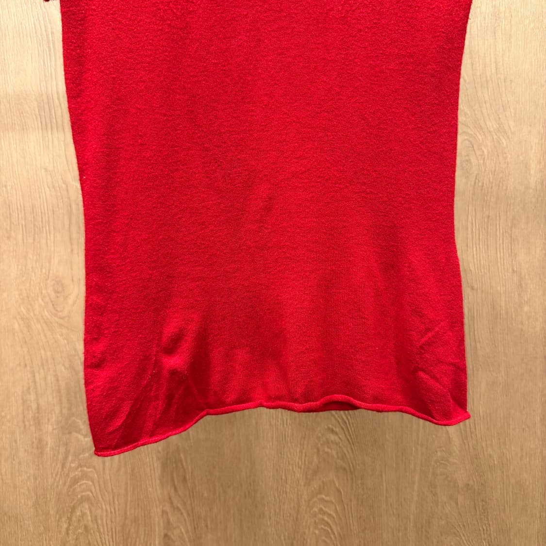 막스앤코 터틀넥 반팔 니트 파인 니트 롤 엣지 디테일 슬림핏 레드 상품이미지5