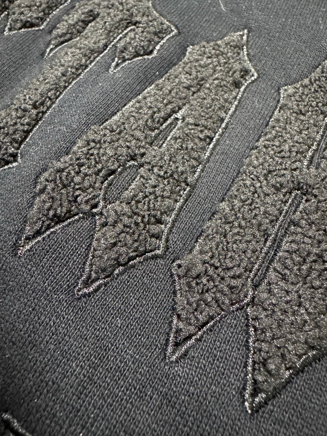 트랩스타 블랙아웃 자수 후드티 상품이미지4