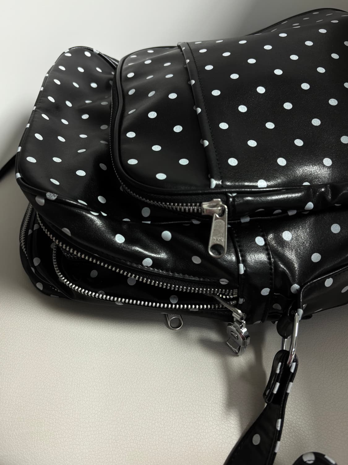 꼼데가르송 도트 크로스백  상품이미지4