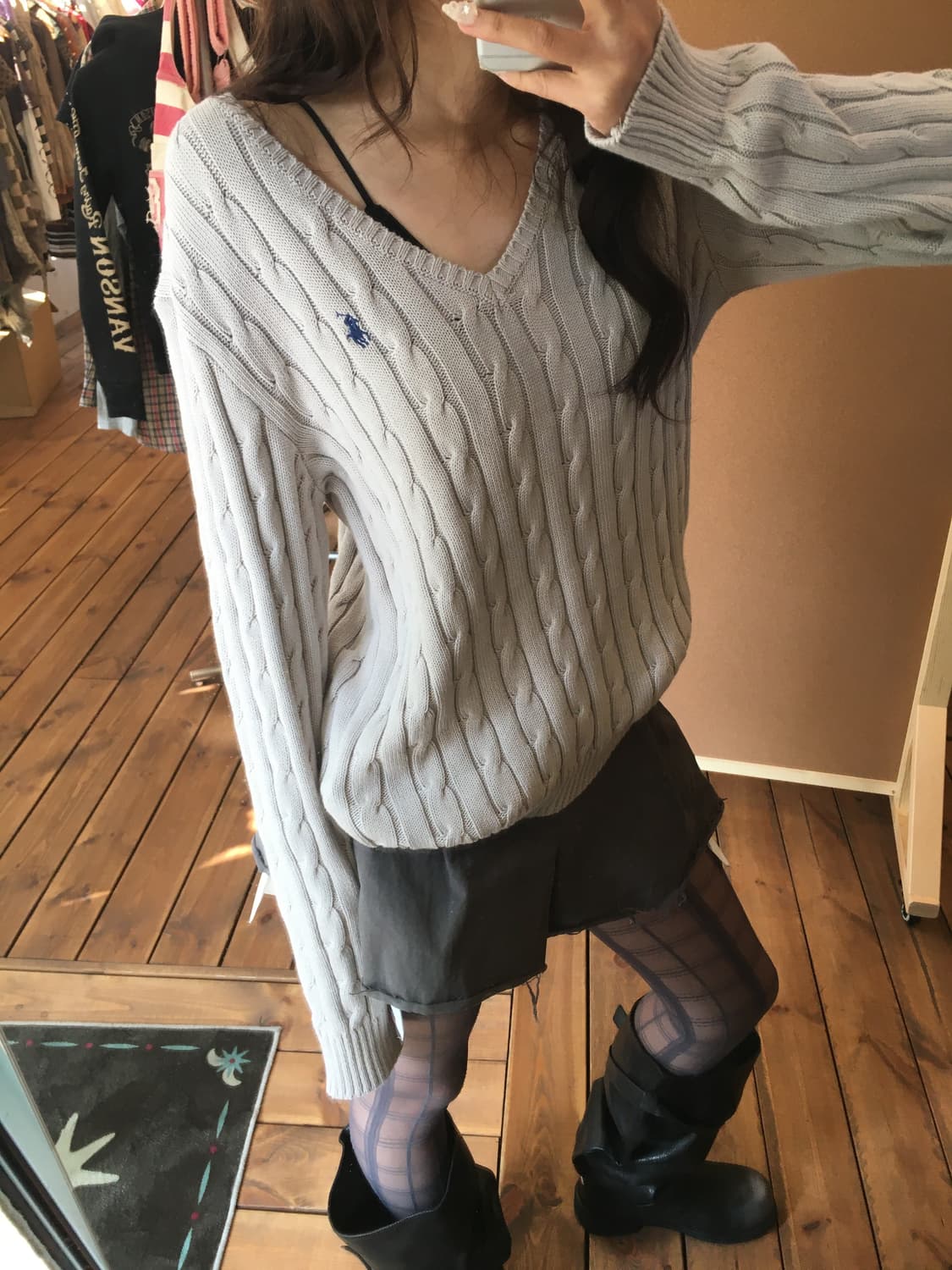 폴로 그레이 브이넥 꽈배기 니트 상품이미지1