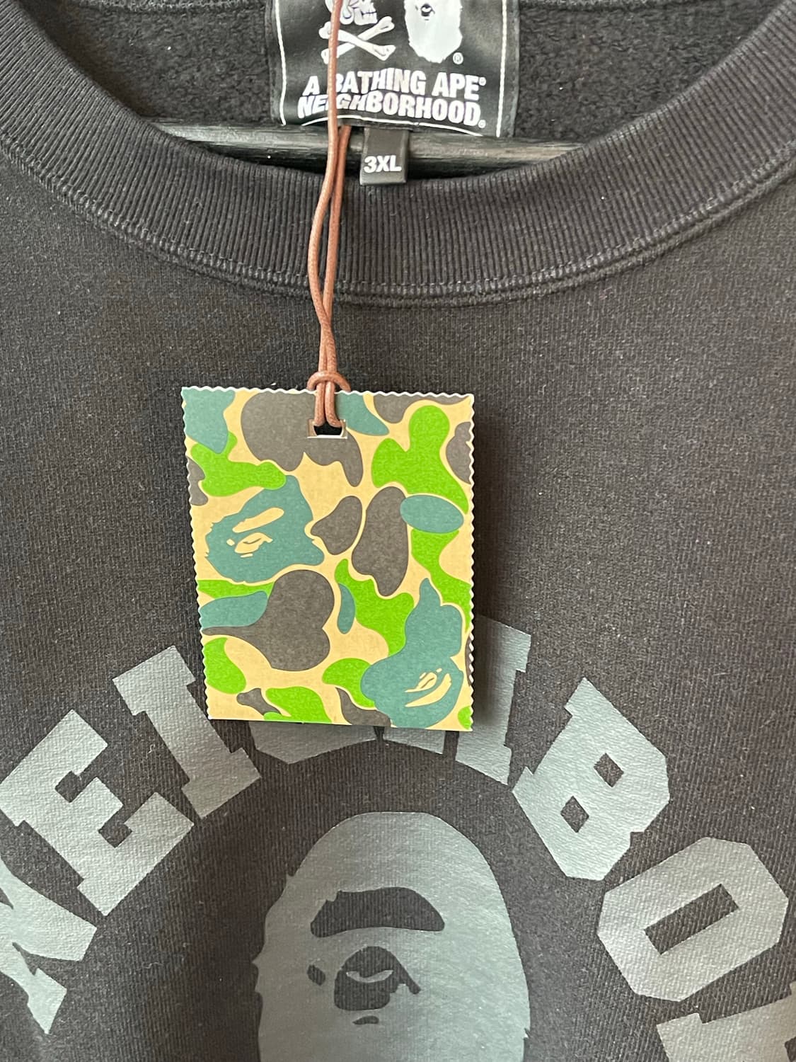 베이프 x 네이버후드 릴렉스드 핏 크루 상품이미지3