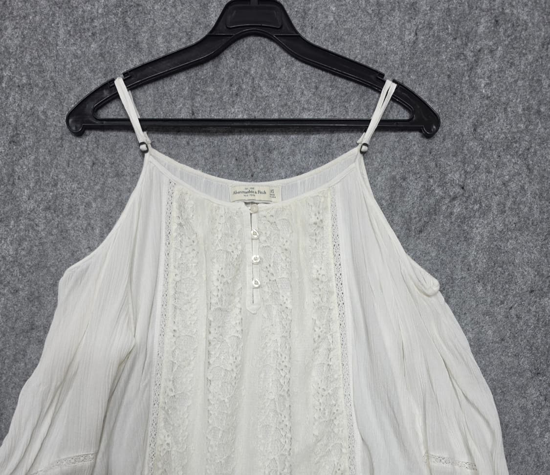 아베크롬비 앤 피치 모리걸 레이스 버튼 오프숄더 콜드숄더 탑 XS 상품이미지3