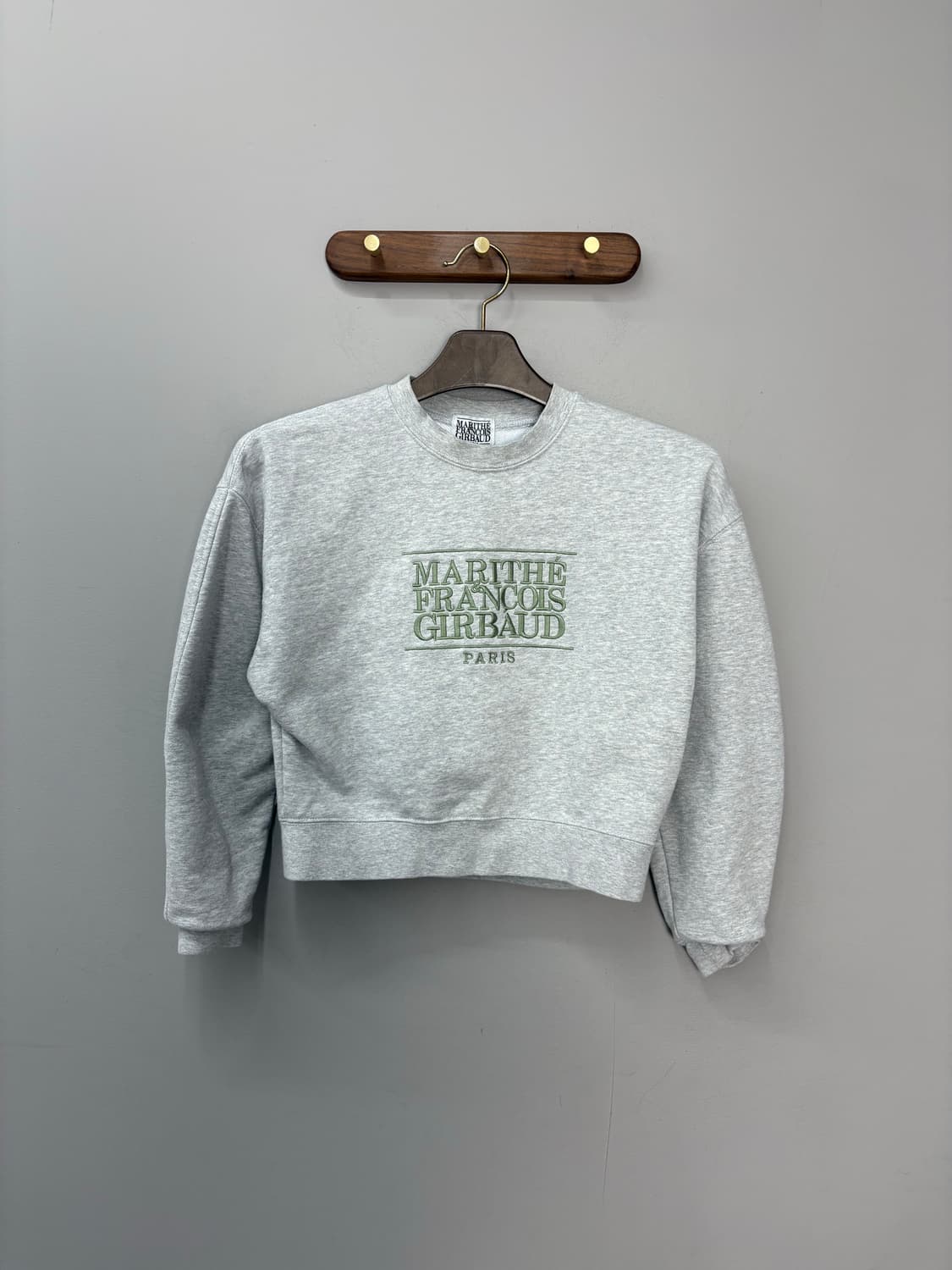 마리떼 프랑소와저버 클래식로고 크롭 맨투맨 A2803 상품이미지2