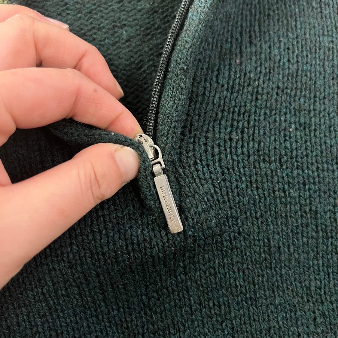 105 버버리 기마로고 엘보우 패치 울반집업 니트  상품이미지5