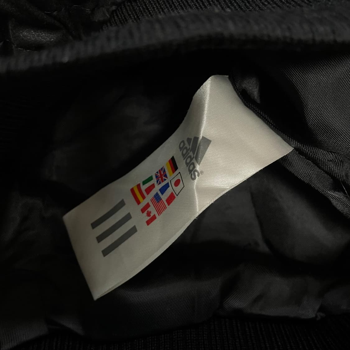 아디다스 퀄팅 경량 후드 점퍼 블랙 상품이미지5