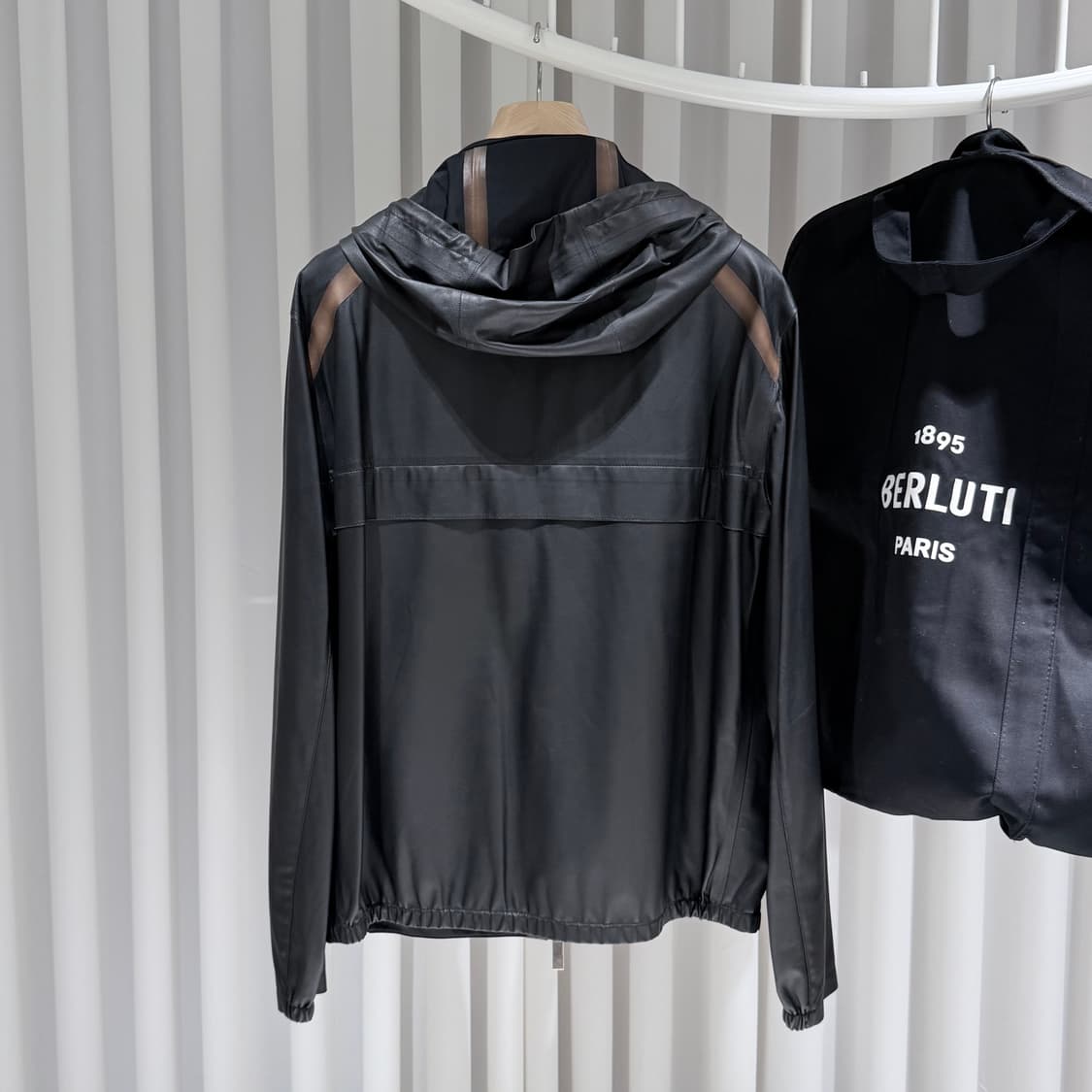 (A/46) / 벨루티 로고 패치 레더 후드 자켓 상품이미지5
