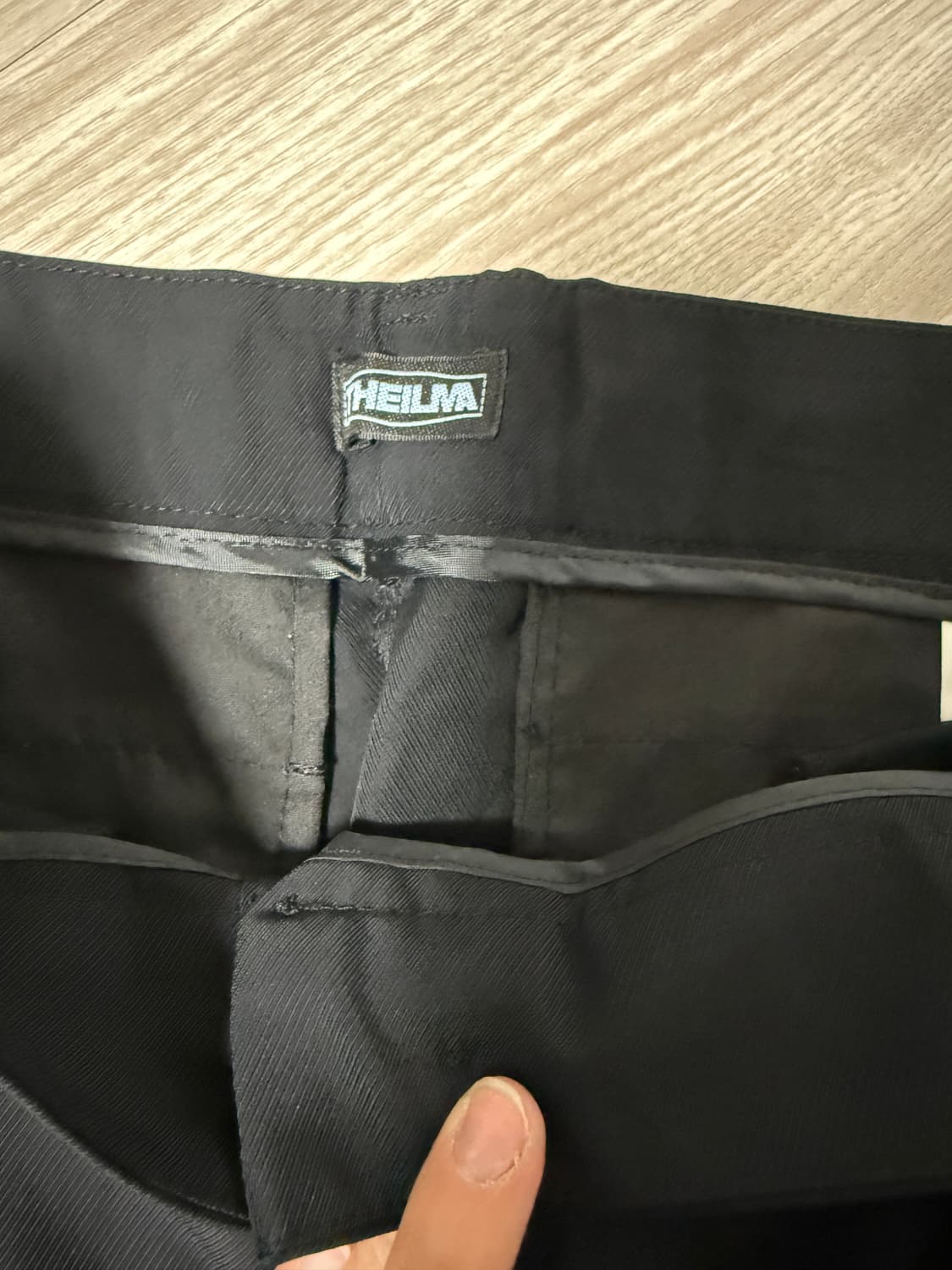 더일마 우먼 배럴 셔링 팬츠 블랙 상품이미지9