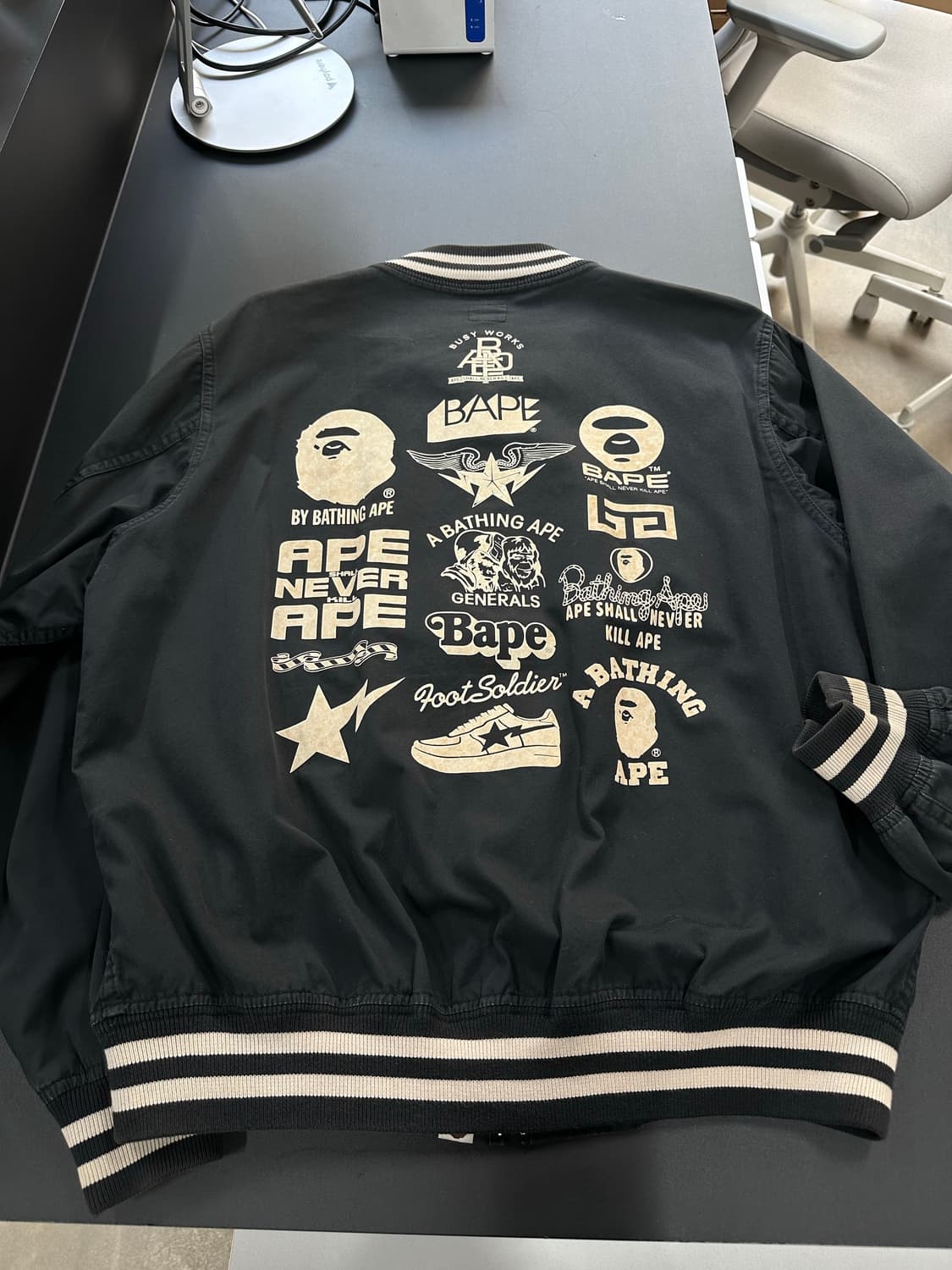 베이프 써클사루 백풀로고 투웨이바시티자켓 상품이미지7