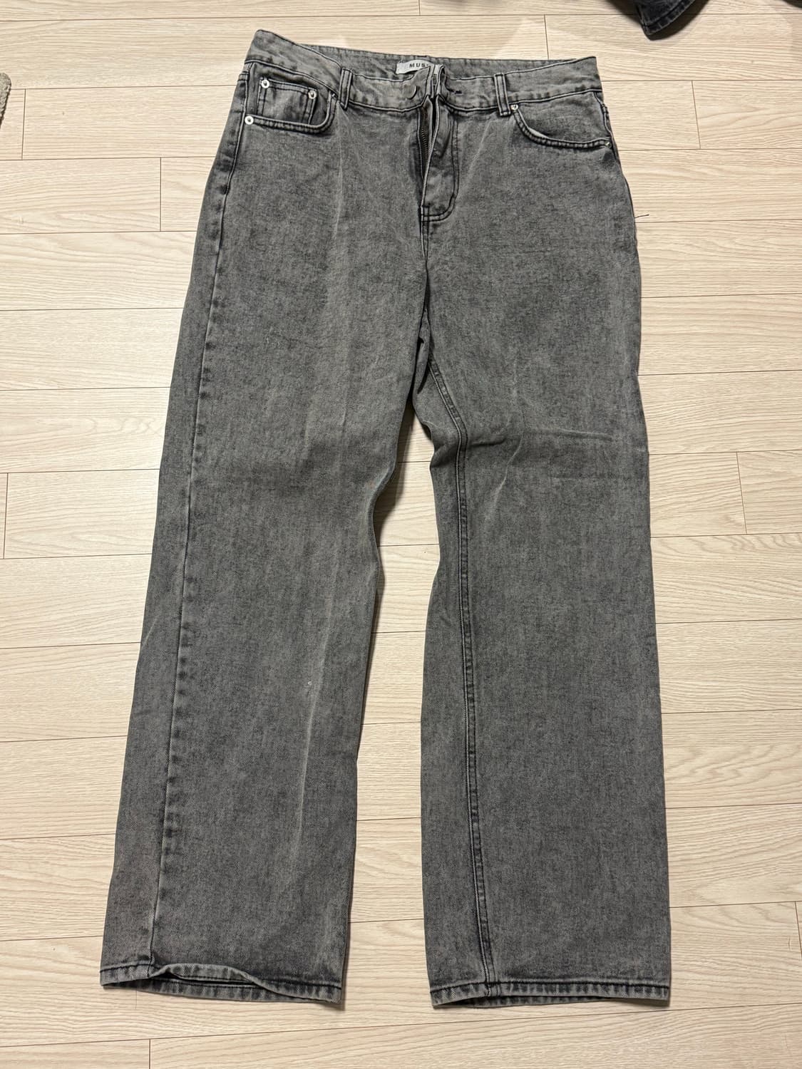Stone-washed jeans 상품이미지1