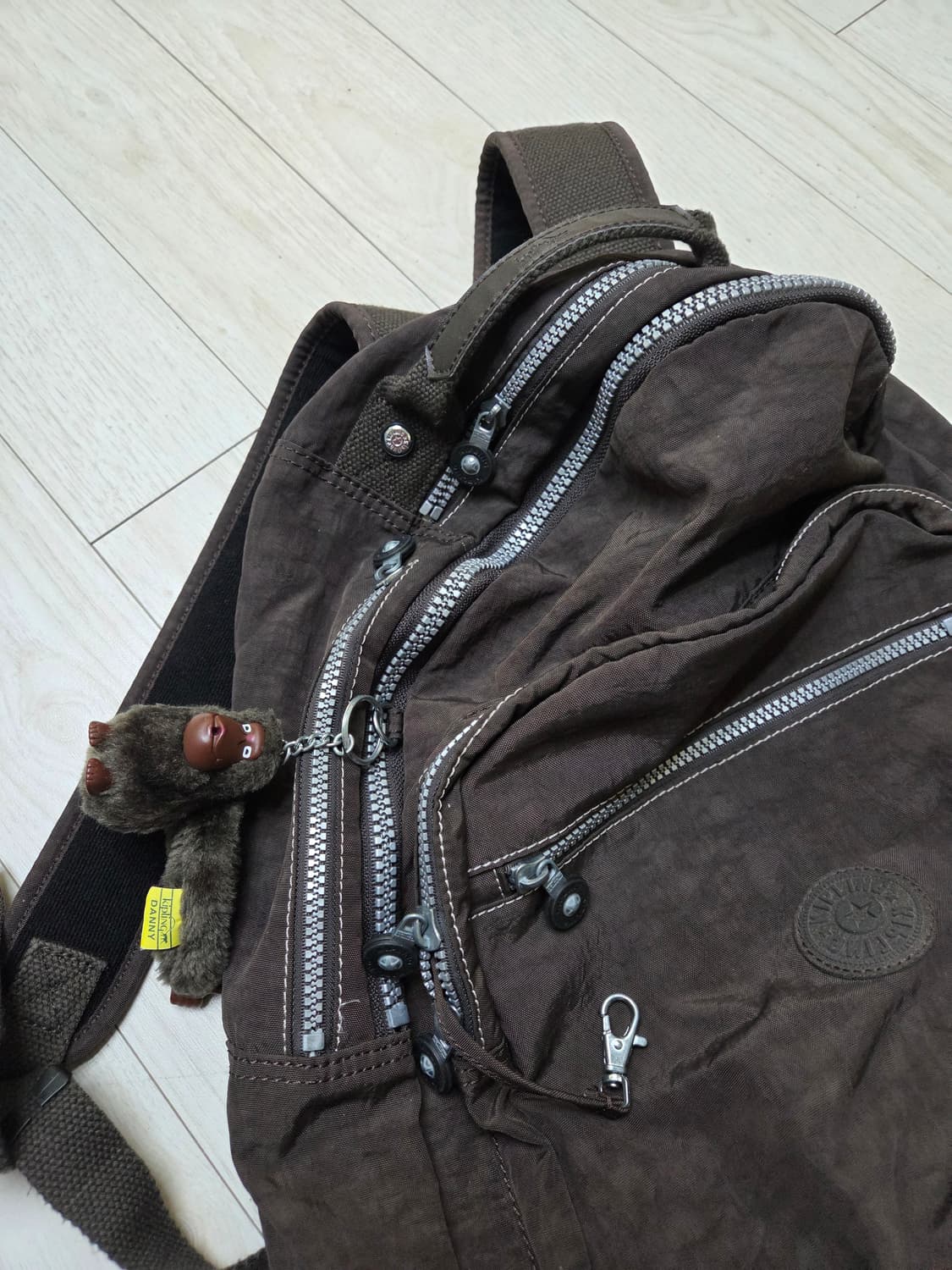 키플링 브라운 백팩 키링포함 상품이미지6