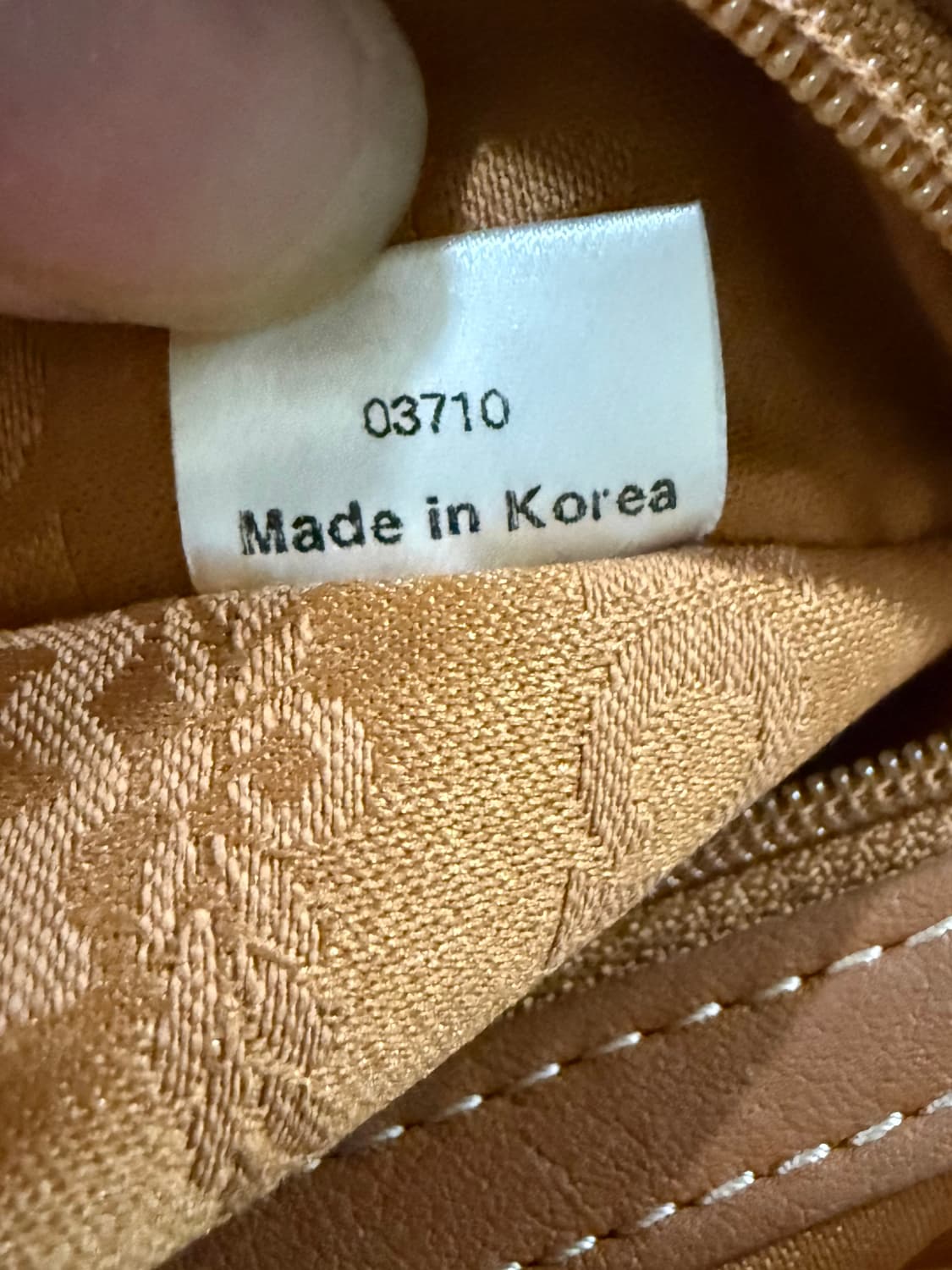 MCM 라이언 레더 토트백 상품이미지4