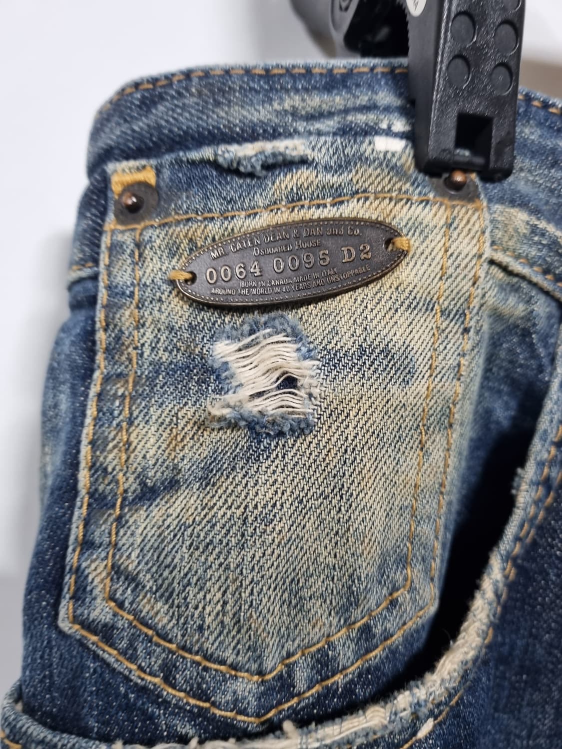 디스퀘어드2 워시드 덧뎀 청바지 (30-32인치) 상품이미지3