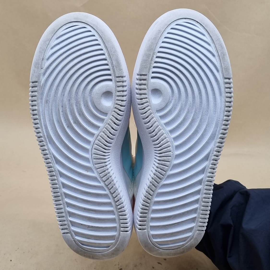 나이키 코트비젼알타 여성스니커즈 235 상품이미지3