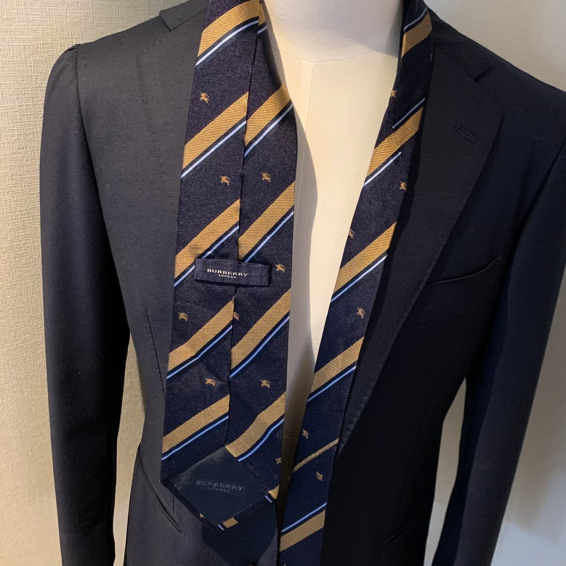 버버리 레지멘탈 클래식디자인 모노그램 명품넥타이 A+등급 상품이미지2