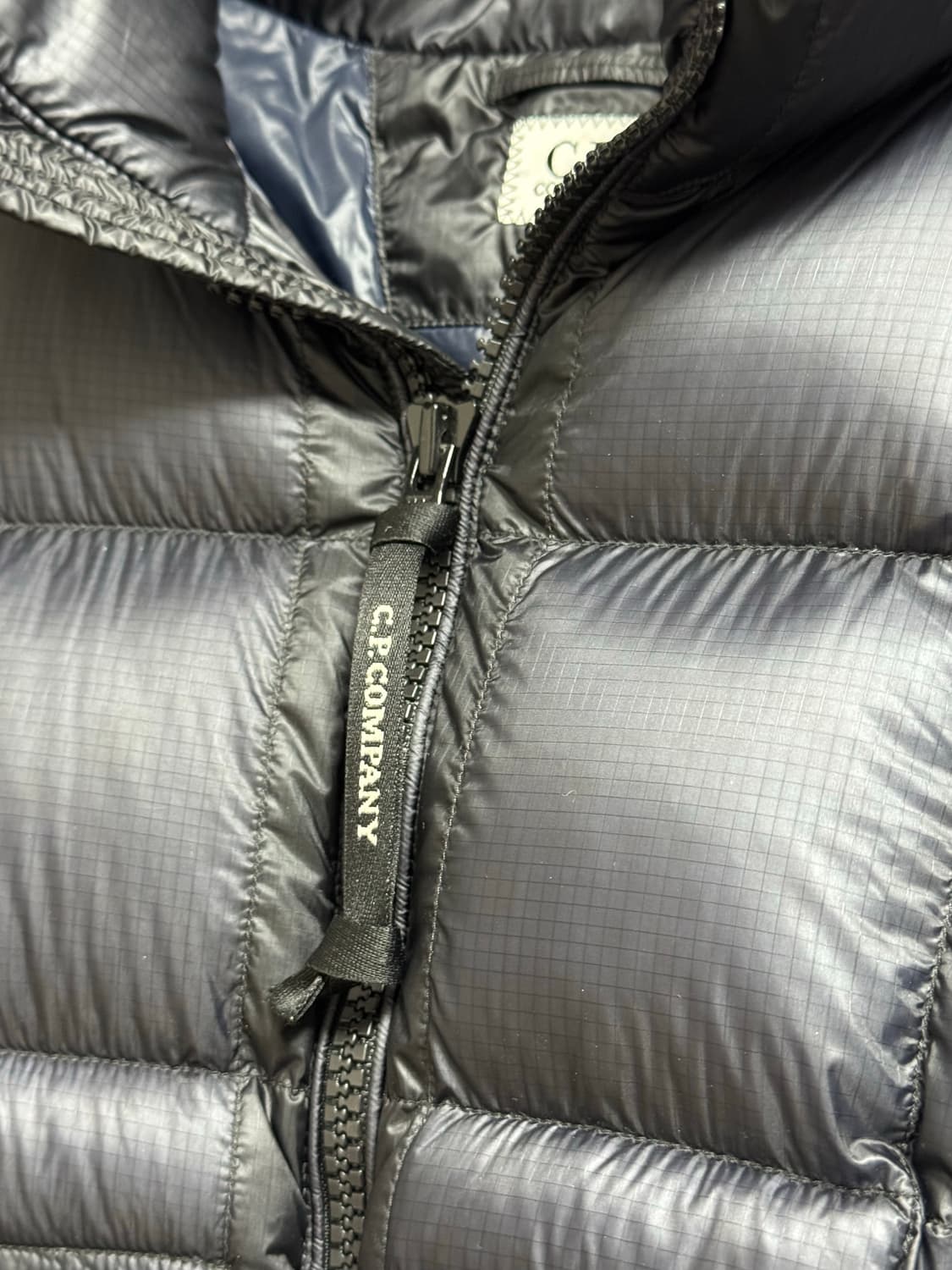 cp컴퍼니 디디쉘 다운자켓 24fw 이클립스블루 XL 상품이미지3