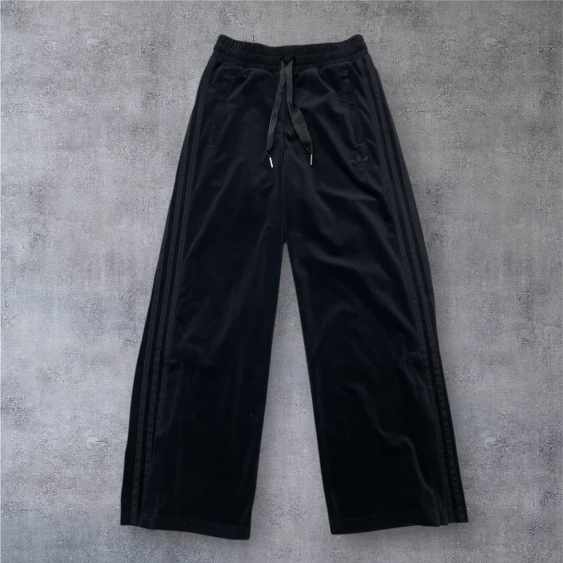 아디다스 Adidas 블랙 벨루어 와이드 트랙팬츠 XS 상품이미지1