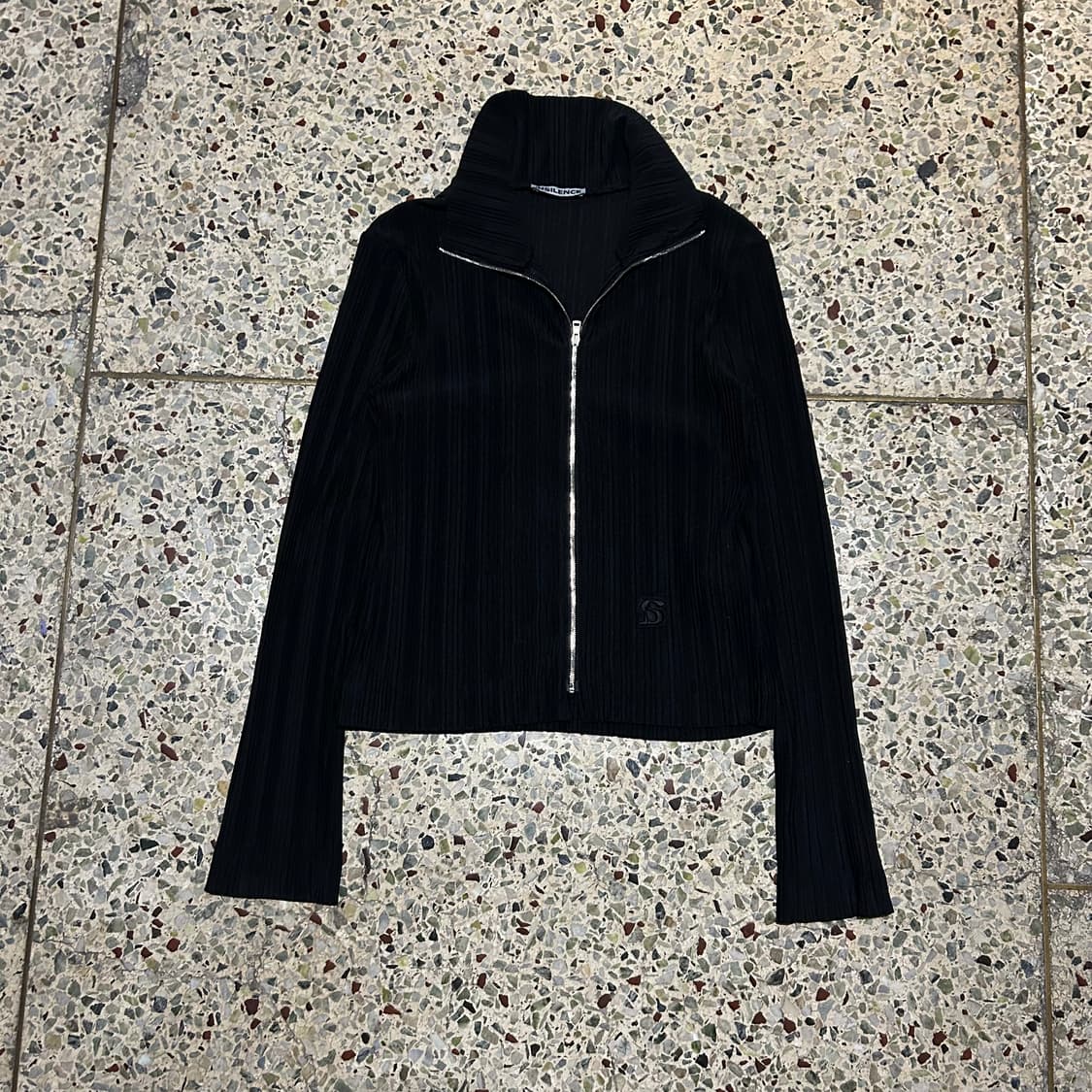 인사일런스(Insilence) 플리츠 집업 자켓 상품이미지1