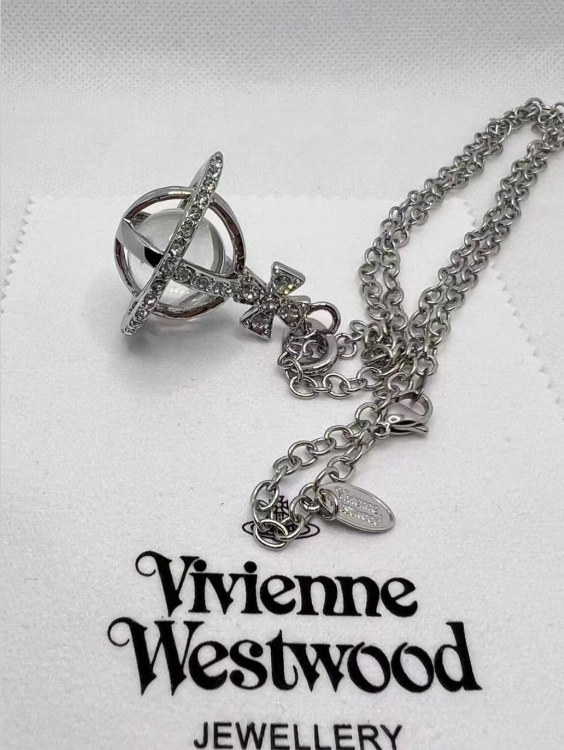 비비안웨스트우드 아카이브 클리어 크리스탈 3d orb 팬던트 목걸이 상품이미지3