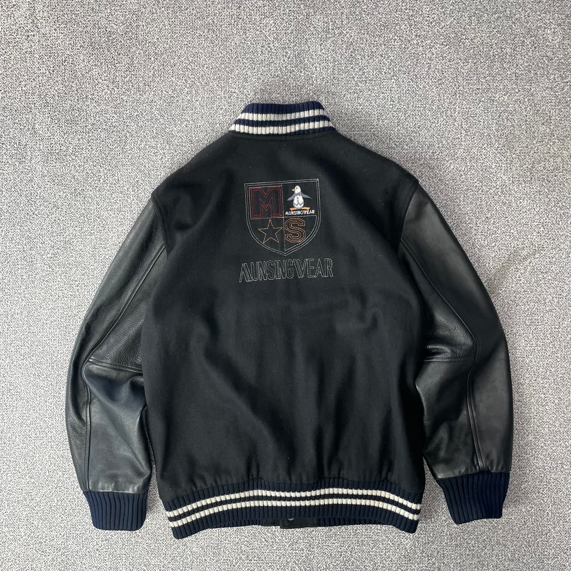 먼싱웨어 바시티 자켓 상품이미지2