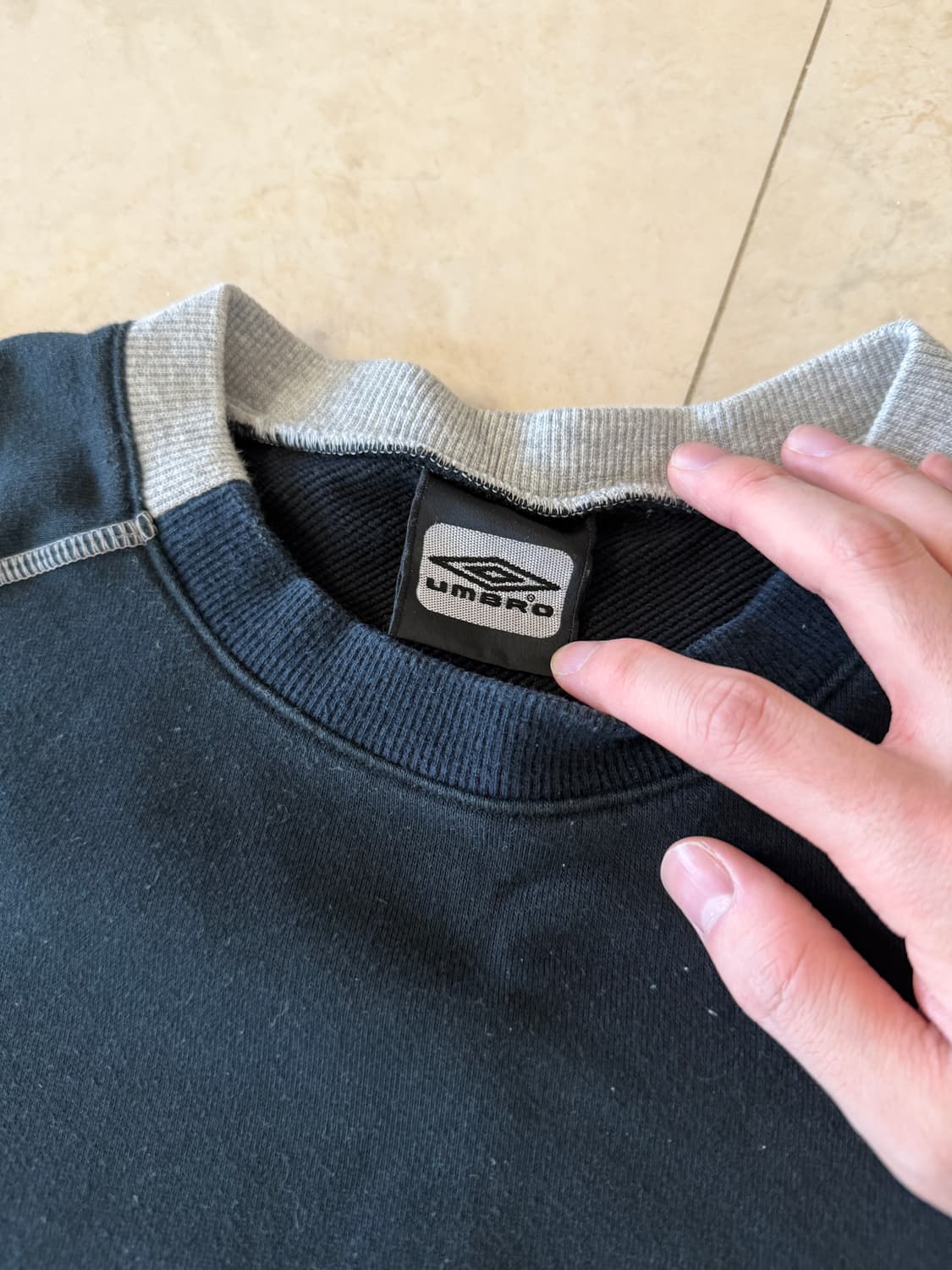 엄브로 00s 맨투맨 상품이미지2