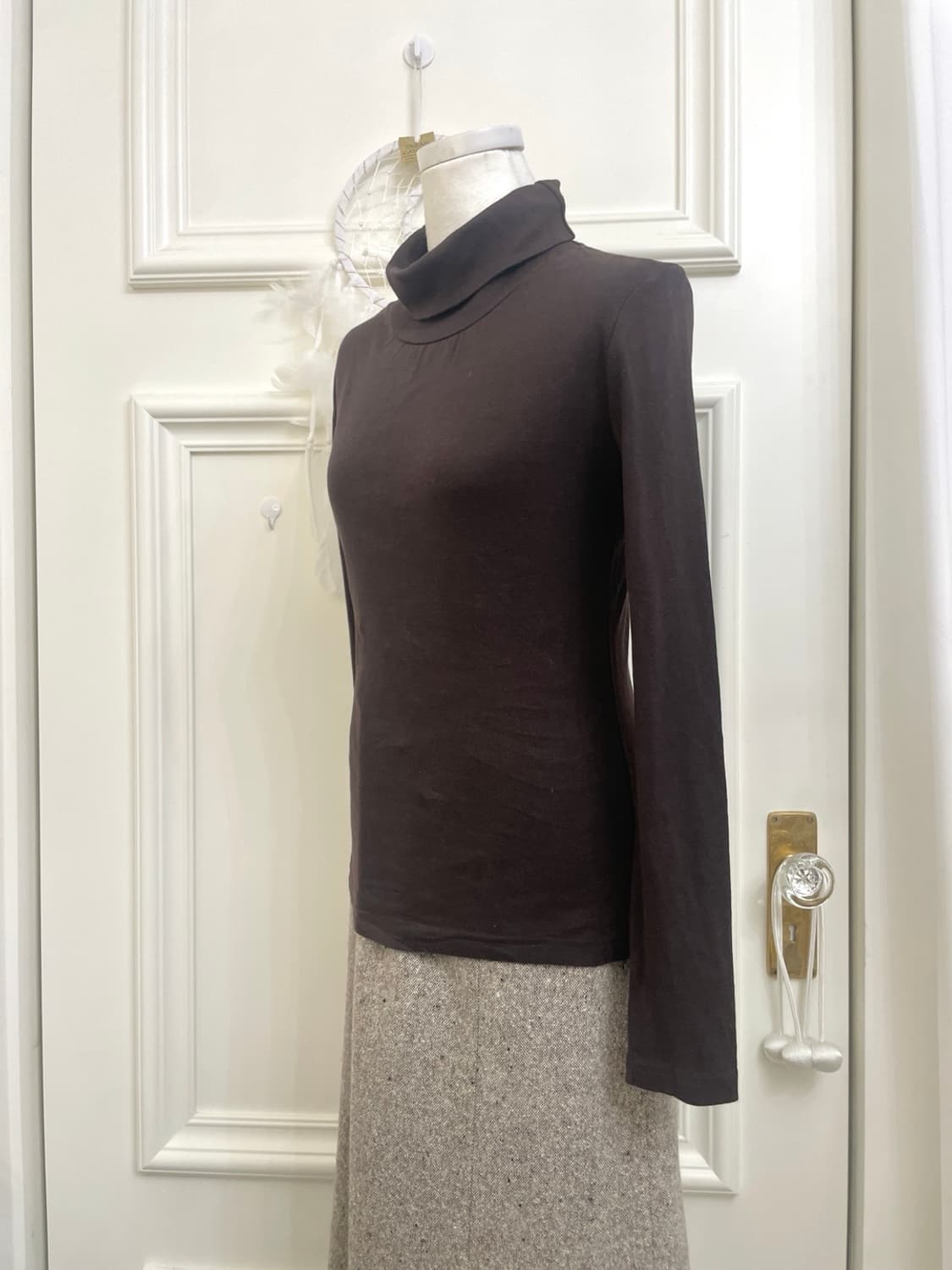 LAURA ASHLEY brown shirring turtle-neck 상품이미지2