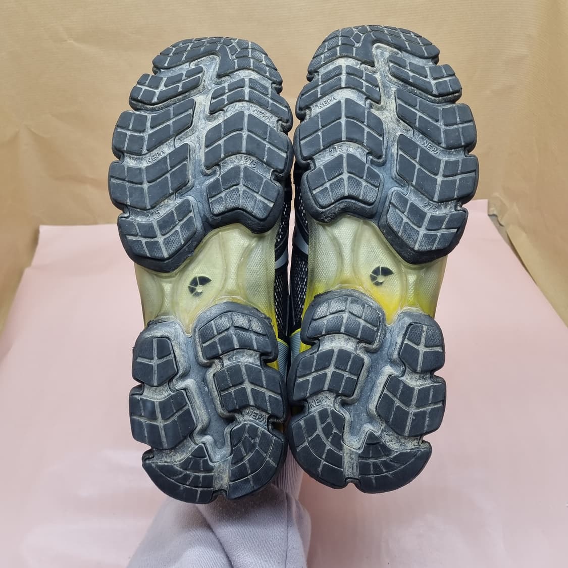 네파 퀘스토 남성트레킹화275 상품이미지3