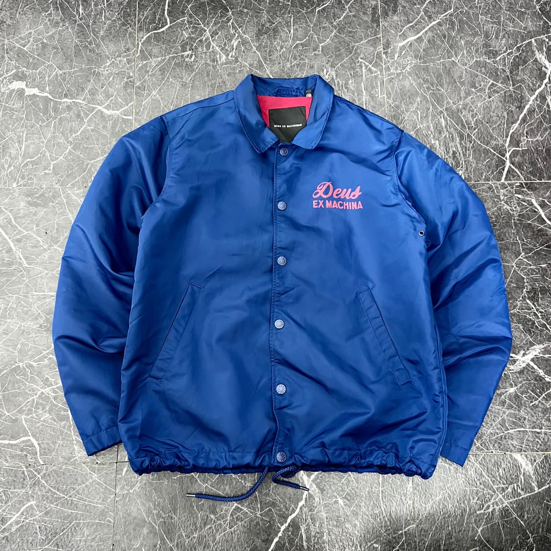 데우스 엑스 마키나 로고 코치 자켓 블루 베니스 상품이미지3