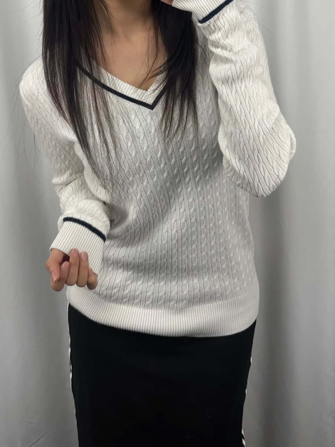 타미힐피거 화이트 브이넥 니트 상품이미지2