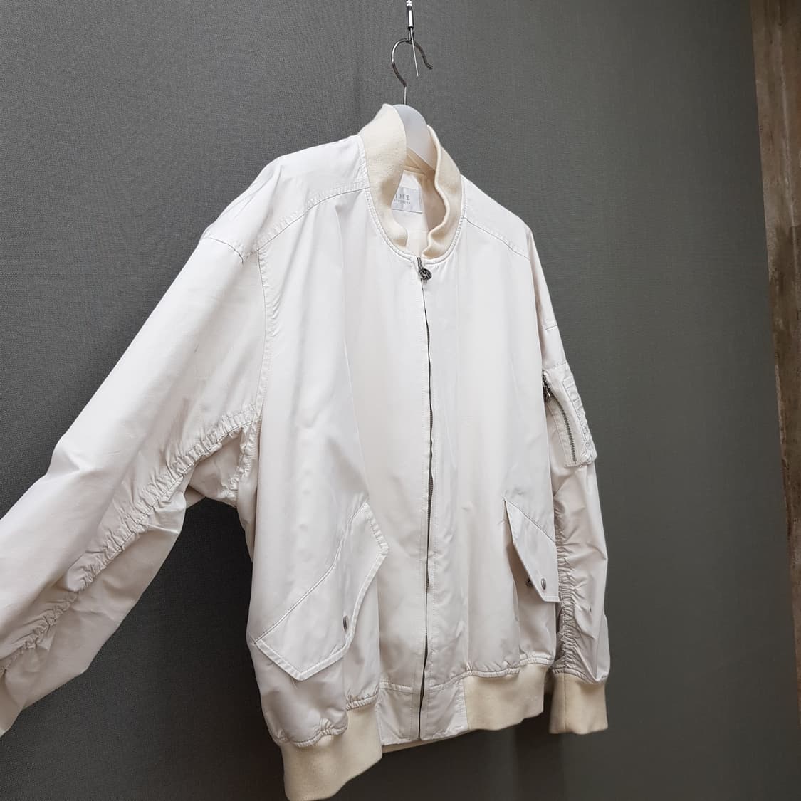 한섬 타임 그래픽 백프린팅  점퍼 F사이즈 상품이미지3