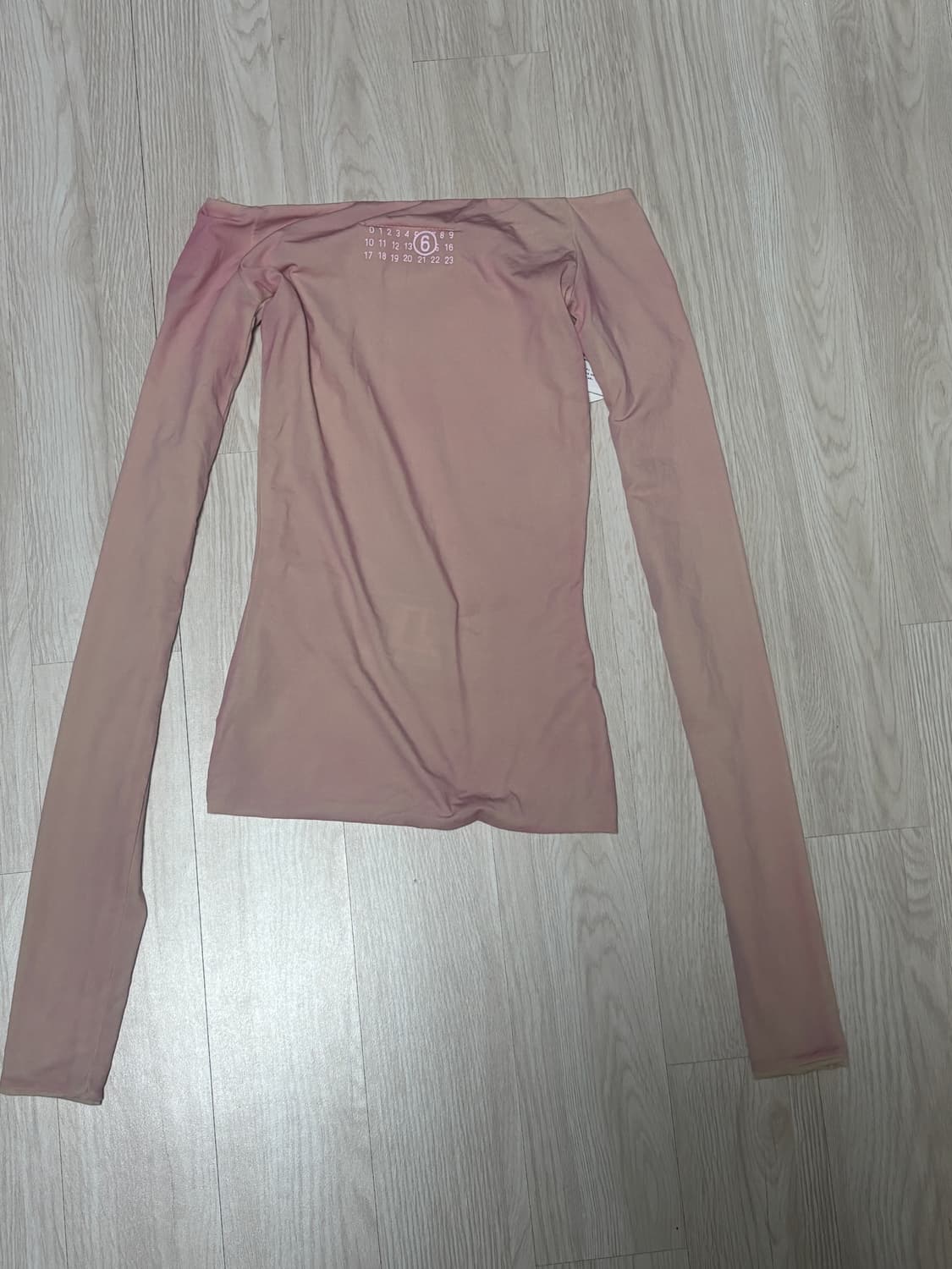 새상품 ) MM6 핑크 오프숄더 롱슬리브 XS 상품이미지2