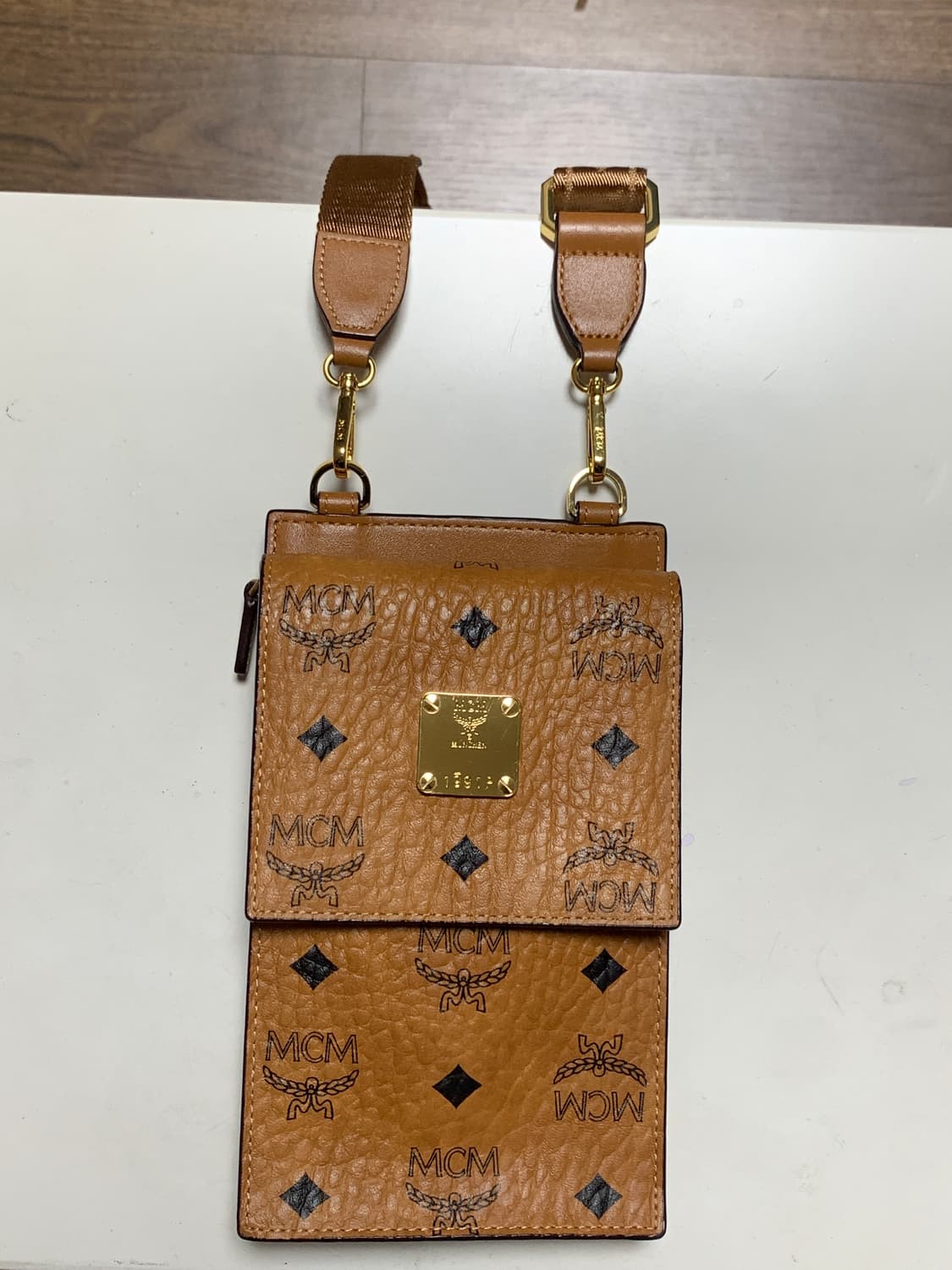 MCM 아렌 비세토스 크로스백 상품이미지1