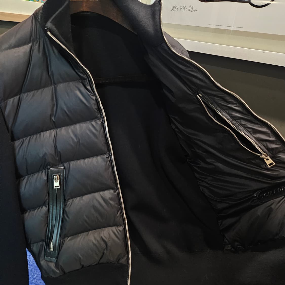 톰포드 나일론 다운 프론트 블루종 블랙 상품이미지3