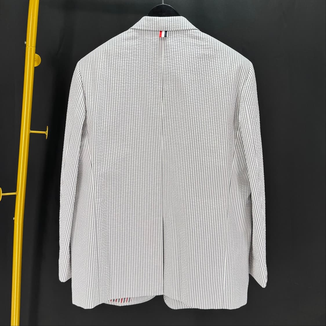 [4사이즈] 톰브라운 스트라이프 시어서커 블레이저 (MJC328E) 상품이미지5