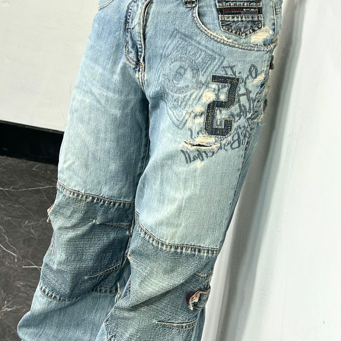 후부 그런지 디테일 더블니 와이드 데님 팬츠 상품이미지4