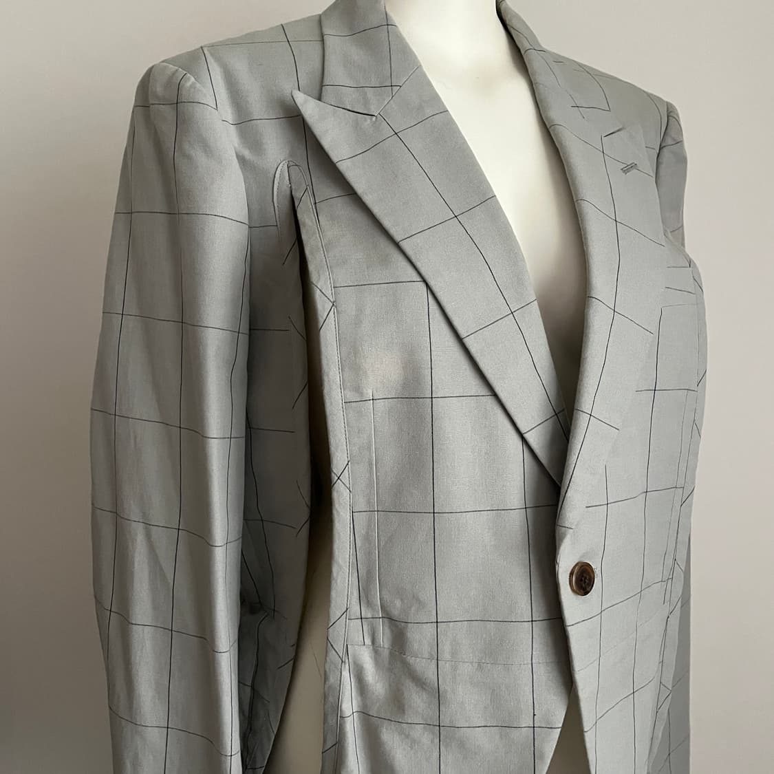 옴므플러스 16SS 컷아웃 블레이저 상품이미지4