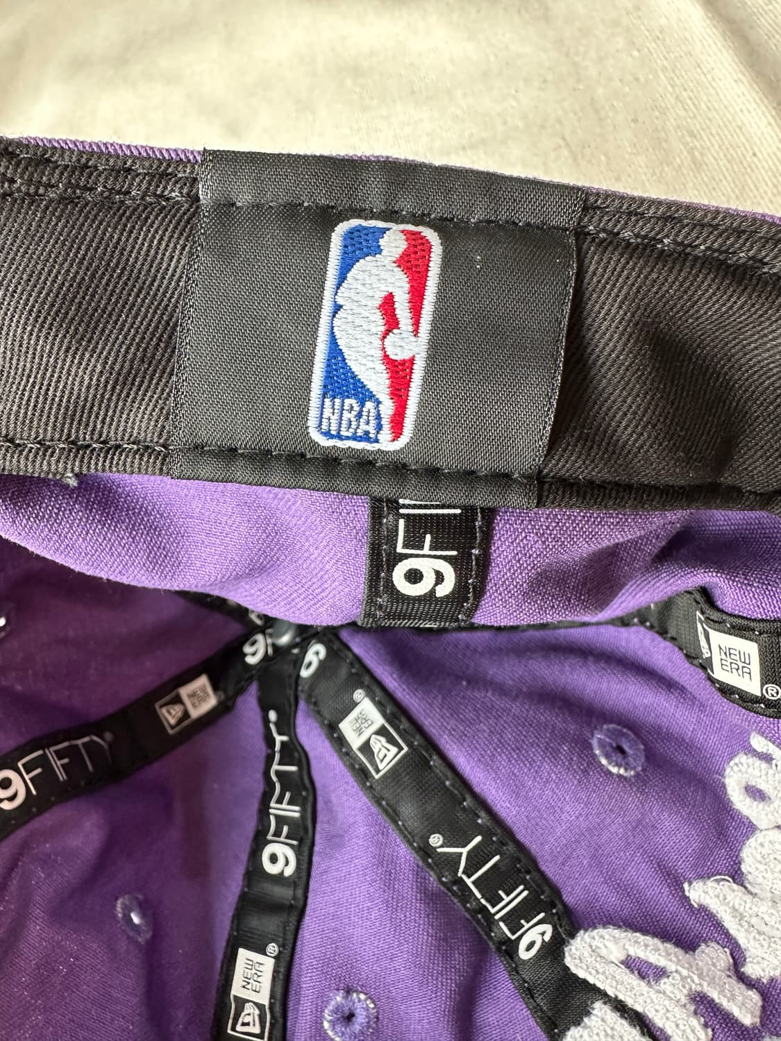 뉴에라 LA 레이커스 9FIFTY 레트로 크라운 스트랩백 퍼플 S/M 상품이미지10