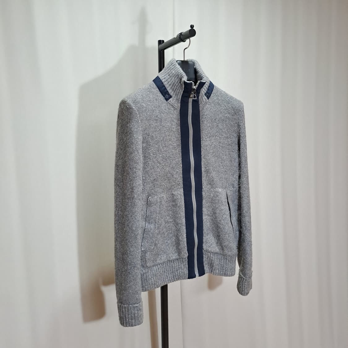 (택포) 휴고보스 니트 패딩 집업 100 B251 상품이미지3