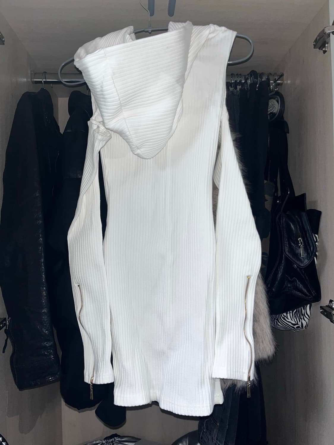 <새상품>베메클 골드 버튼 후디 원피스 상품이미지2