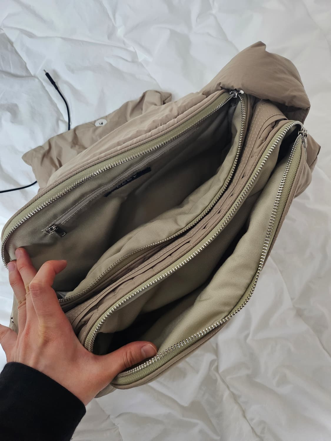 LEEY 셔링 숄더 패디드백 베이지 (레드벨벳 예리 착용) 상품이미지7