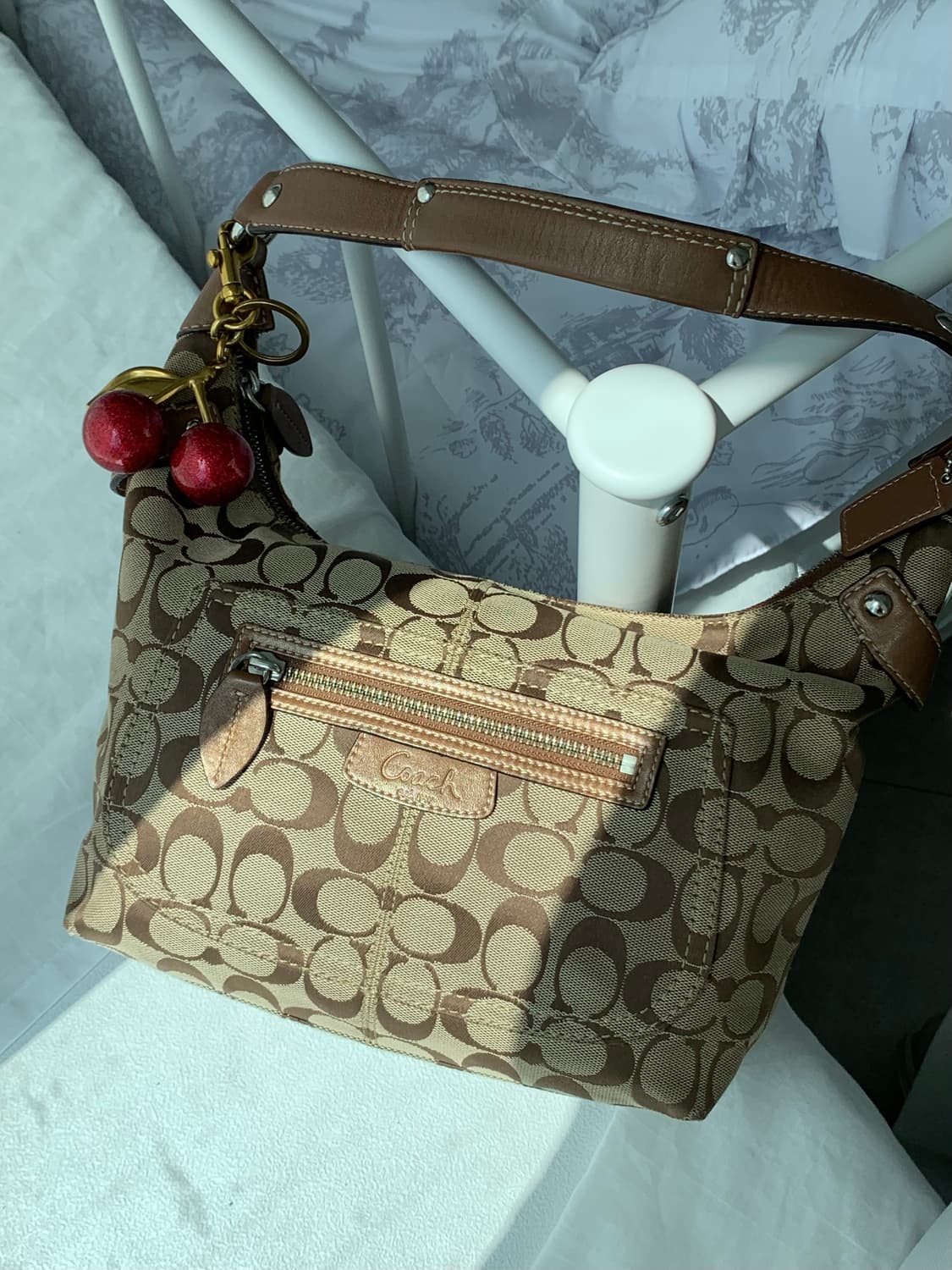 Coach Signature Medium Shoulder Brown 🤎 상품이미지6