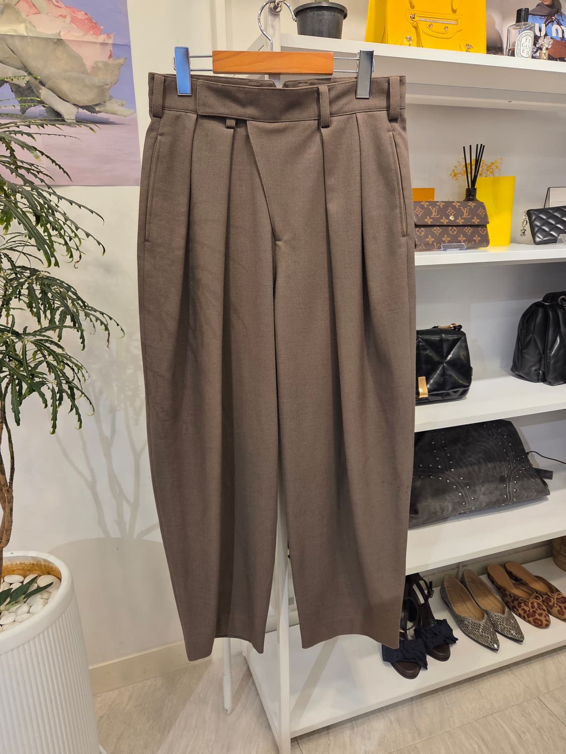 Aspivot 에스파이벗 핀턱 슬렉스 팬츠 상품이미지1